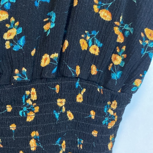 💚 Harlow | Floral Black and Yellow Women's crop Top - smocked bottom - Small - Picture 4 of 6